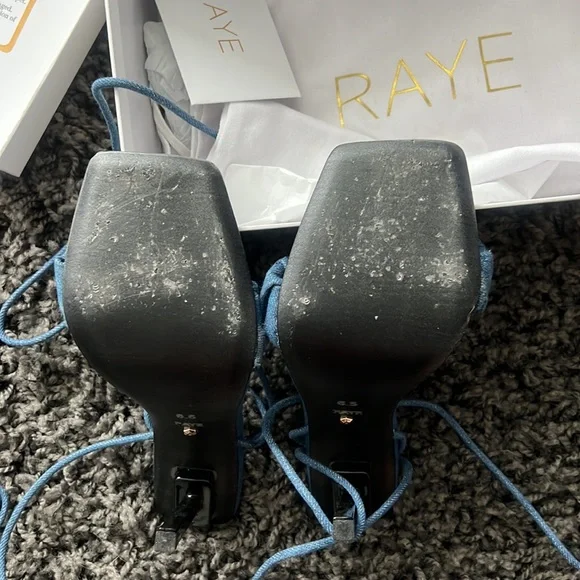 Scrunchie Heel in Indigo Blue
RAYE denim heels - Picture 9 of 10